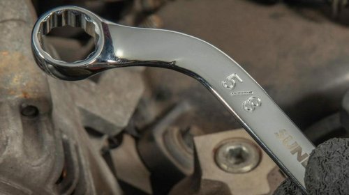 5 automotive tools mechanics say aren't worth buying