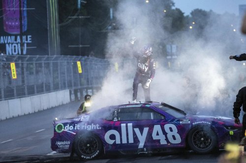 15 NASCAR drivers with a background in dirt racing