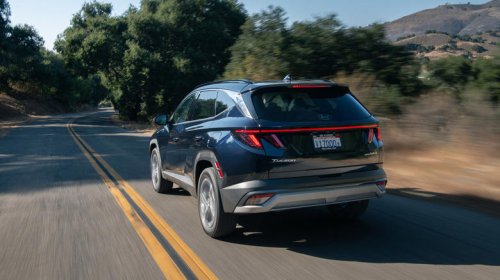 Do hybrid vehicles lose efficiency in temperature extremes the same way as EVs?