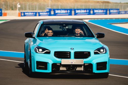 BMW M2, BMW, Destapamos cómo es el M2 xDrive que regala BMW a un piloto de MotoGP: ¿lo ganará Marc Márquez?