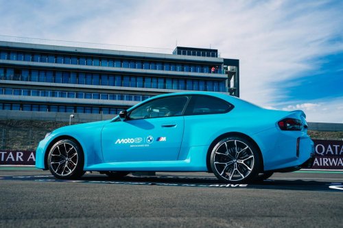 BMW M2, BMW, Destapamos cómo es el M2 xDrive que regala BMW a un piloto de MotoGP: ¿lo ganará Marc Márquez?