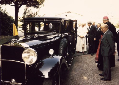 Mercedes, Porsche, La historia del primer papamóvil: el curiosísimo Mercedes que diseñó Porsche hace casi un siglo