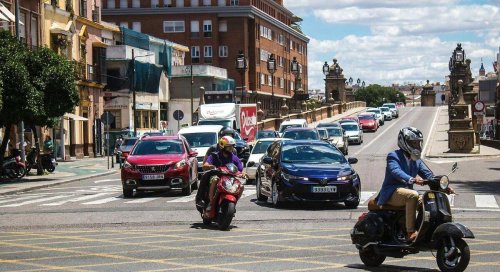 Expertos y fabricantes lo tienen claro: Europa funcionaría mejor si millones de conductores cambiasen el coche por la moto