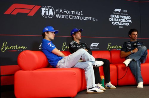 Carlos Sainz elige favorito entre George Russell y Kimi Antonelli para el GP de Cataluña, y para...