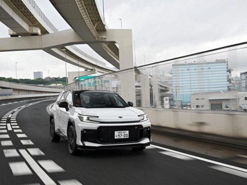 トヨタ新型RAV4で首都高速を気ままに回遊。最新世代のPHEVがもたらす、スマートドライブの真骨頂とは