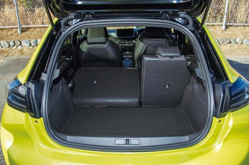 プジョー208GTハイブリッド、往年の“猫足”が復活！乗るほどに痛快さを感じるワケ【試乗記】