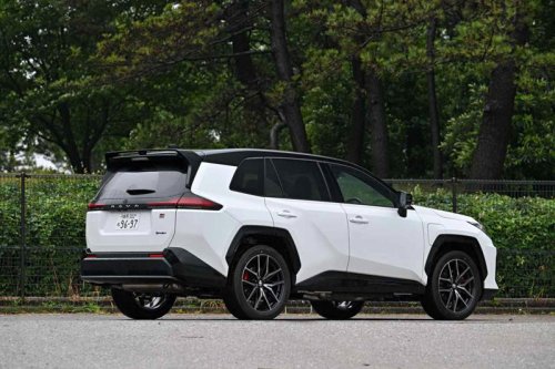 トヨタ新型RAV4で首都高速を気ままに回遊。最新世代のPHEVがもたらす、スマートドライブの真骨頂とは