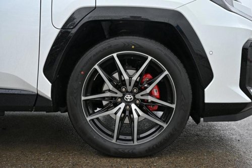 トヨタ新型RAV4で首都高速を気ままに回遊。最新世代のPHEVがもたらす、スマートドライブの真骨頂とは