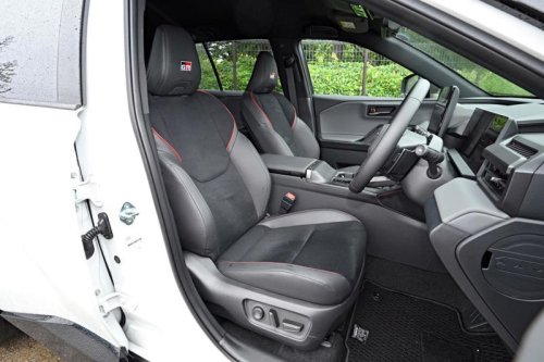 トヨタ新型RAV4で首都高速を気ままに回遊。最新世代のPHEVがもたらす、スマートドライブの真骨頂とは