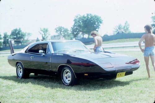 20 vintage cars men wanted more than girls