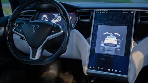 10 reasons Tesla owners are the worst drivers on the road &amp; 10 ways they can be safer