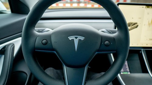 10 reasons Tesla owners are the worst drivers on the road &amp; 10 ways they can be safer