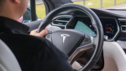 10 reasons Tesla owners are the worst drivers on the road &amp; 10 ways they can be safer