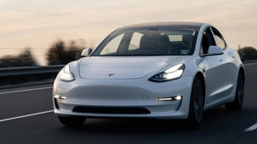 10 reasons Tesla owners are the worst drivers on the road &amp; 10 ways they can be safer