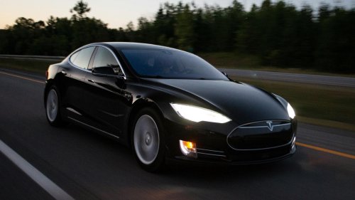 10 reasons Tesla owners are the worst drivers on the road &amp; 10 ways they can be safer