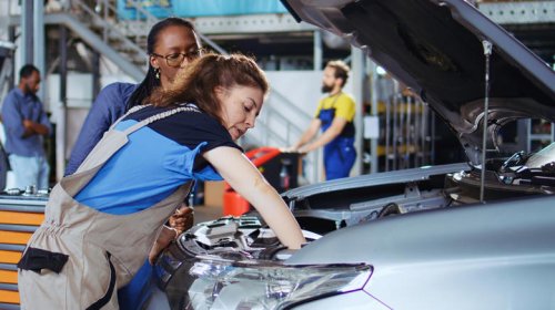 Why car exhaust pipes drip water (and is it normal?)