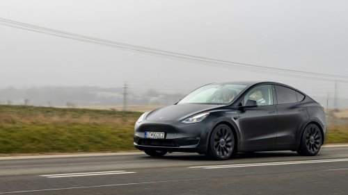 10 reasons Tesla owners are the worst drivers on the road &amp; 10 ways they can be safer