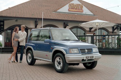 El mismo coche, diferentes nombres: los coches más rebautizados