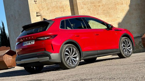 ¿Cuál merece más la pena? El Renault Scenic E-Tech y el Skoda Elroq cara a cara
