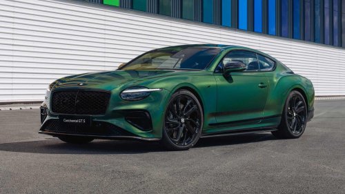 Bentley's new paint shop just created a gorgeous green masterpiece