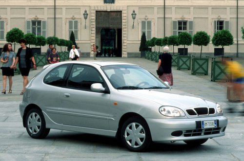 El mismo coche, diferentes nombres: los coches más rebautizados