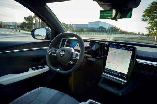 ¿Cuál merece más la pena? El Renault Scenic E-Tech y el Skoda Elroq cara a cara