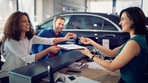 Is it cheaper to lease or buy a car?