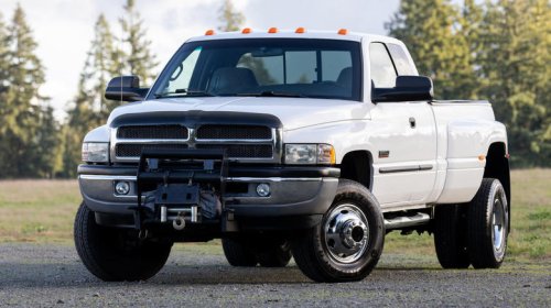 Do pickup trucks need to stop at weigh stations? What you need to know
