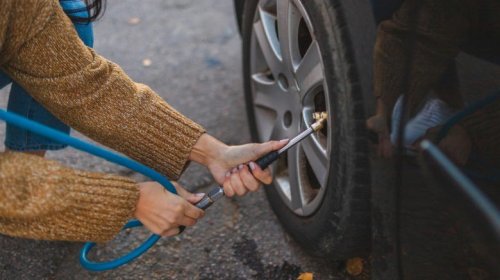Can you leave your car running while you put air in the tires?