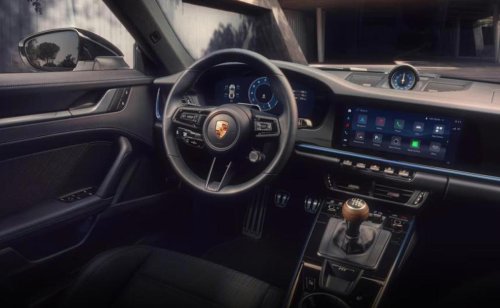 Ante la conquista de los automáticos, estos son los coches que todavía te puedes comprar con cambio manual