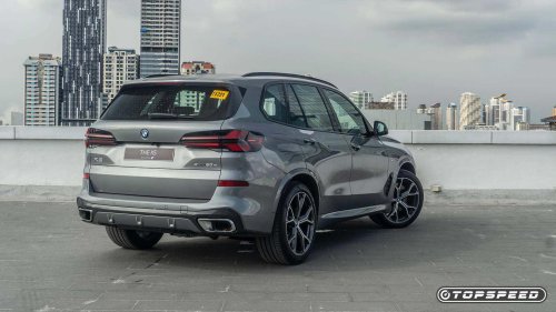 The luxury plug-in hybrid SUV that almost covers the average daily commute on electrons alone