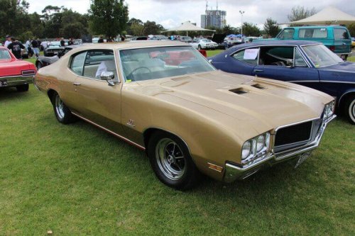 Muscle Cars, Muscle cars from the '60s and '70s that could still outrun today's sports cars