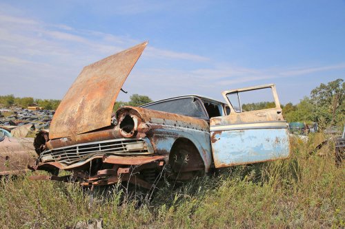 More junkyard discoveries of Windy Hill Auto Parts, New London, Minnesota