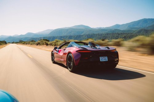 Maserati MCPura Cielo vs. McLaren Artura Spider: ¿Qué descapotable V6 se alza con la victoria?