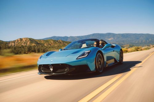 Maserati MCPura Cielo vs. McLaren Artura Spider: ¿Qué descapotable V6 se alza con la victoria?