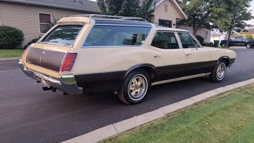 Oldsmobile, Oldsmobile Vista Cruiser: The muscle-era wagon that became a legend
