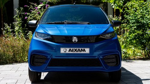 Aixam pone al día sus coches sin carnet con la nueva gama S10-2: diseño renovado, más tecnología y versiones diésel y eléctricas
