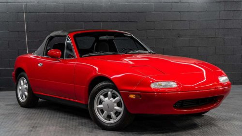 30 ’90s sports cars we’d love to drive today