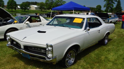10 cars from the 1964–1971 horsepower wars that still feel larger than life