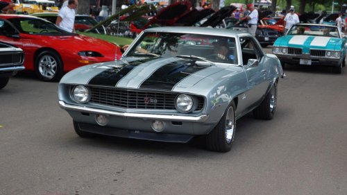 10 cars from the 1964–1971 horsepower wars that still feel larger than life