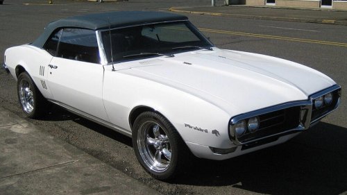 12 muscle cars from the late 1960s that proved power sold everything