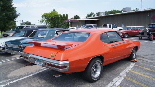 Muscle Cars, 8 1970s muscle cars so powerful they got regulated out of existence