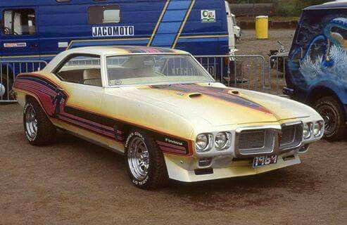 25 photos of 1970s muscle cars dominating the road