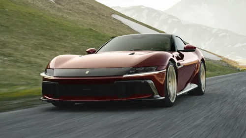 Nuevo Ferrari 12Cilindri Manuale, la firma italiana intenta volver a sus orígenes con motor V12 de 830 CV y palanca de cambios que simula una manual