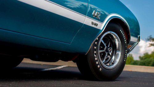 Oldsmobile, GM, The legendary Oldsmobile that out-muscled GM's favorites