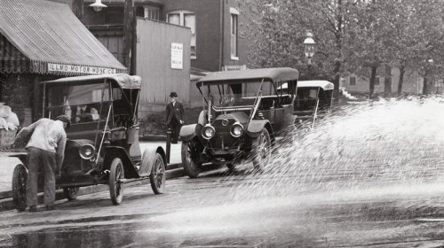 Could crank-starting an antique car really break your arm?