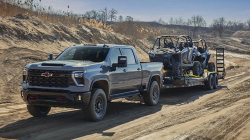 6.6 Duramax vs. 6.6 gas: Which Chevrolet Silverado engine is best?