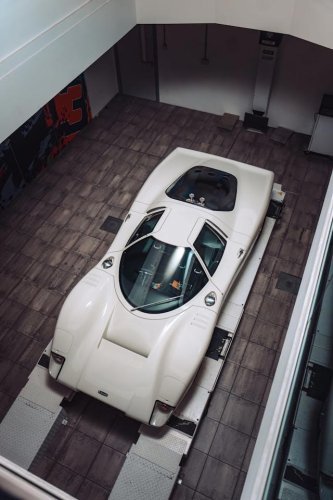 McLaren builds its first road car again
