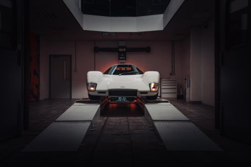 McLaren builds its first road car again