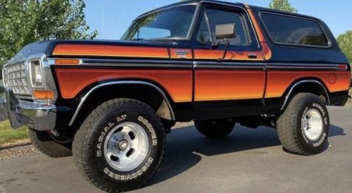 22 photos of crazy 1970s muscle car paint jobs